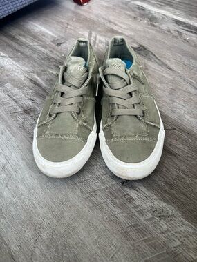 Blowfish Malibu Women's Olive Sneakers